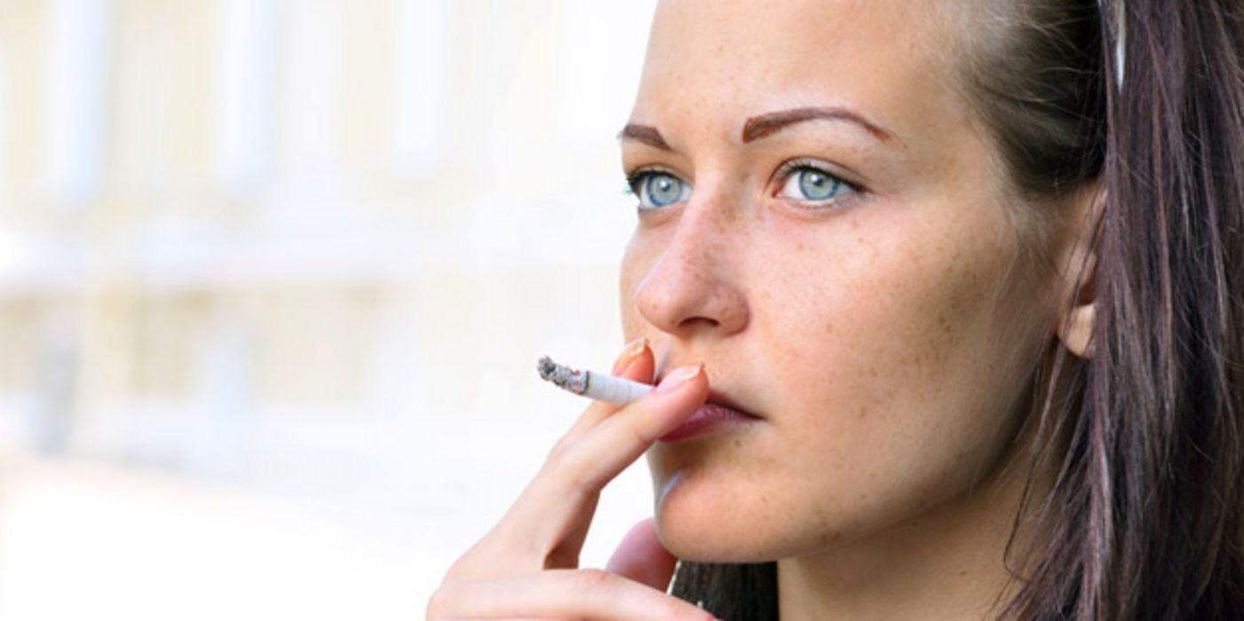 Raucher verlieren ihre Zähne früher als Nichtraucher.