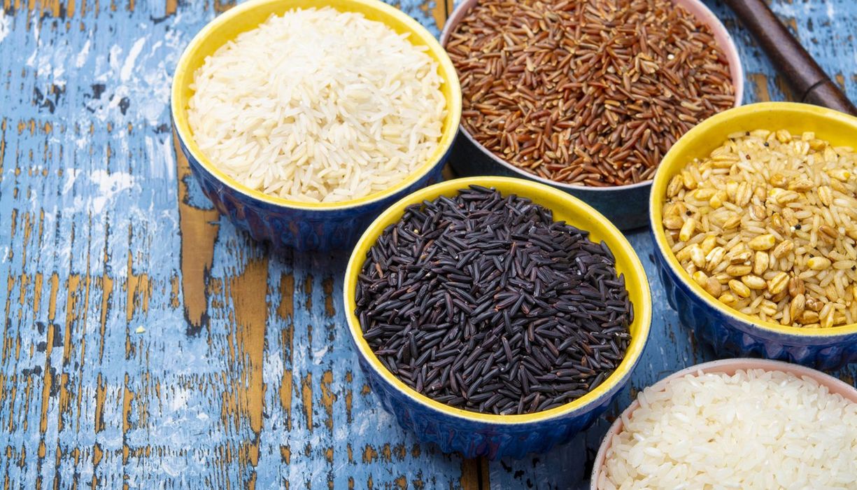  Reis enthält größere Mengen an Arsen, das als krebserregend gilt. Daher wird allgemein dazu geraten, Reis nur in Maßen zu essen. 