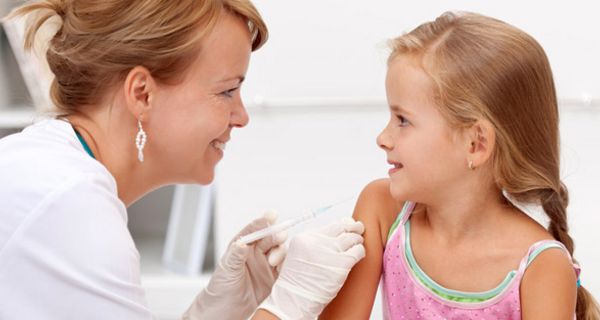 Unter Politikern wird immer wieder darüber diskutiert, ob eine Impfpflicht für Kinder sinnvoll ist oder nicht.