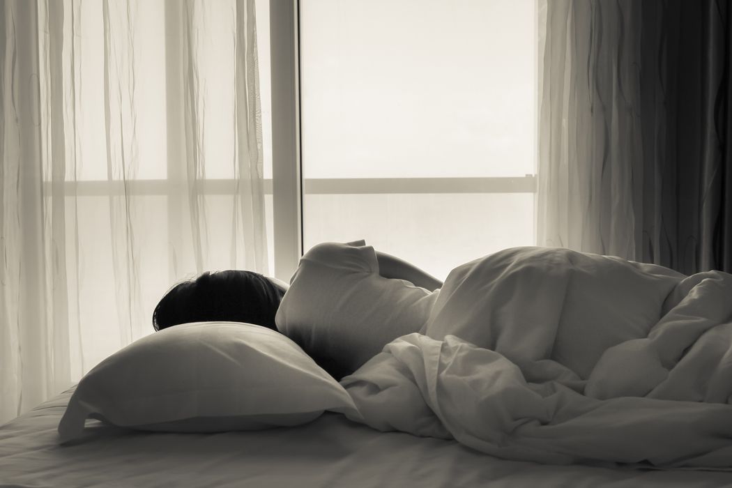 Zu viel Schlaf kann depressive Symptome verschlechtern.