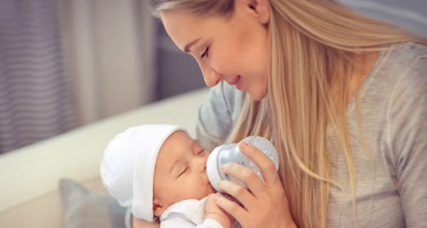 Studie belegt: Sojamilch als Babynahrung ist für kleine Mädchen offenbar nicht gut geeignet. 