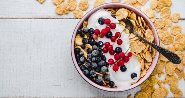 Schon zwei Portionen Joghurt pro Woche könnten das Risiko deutlich senken.