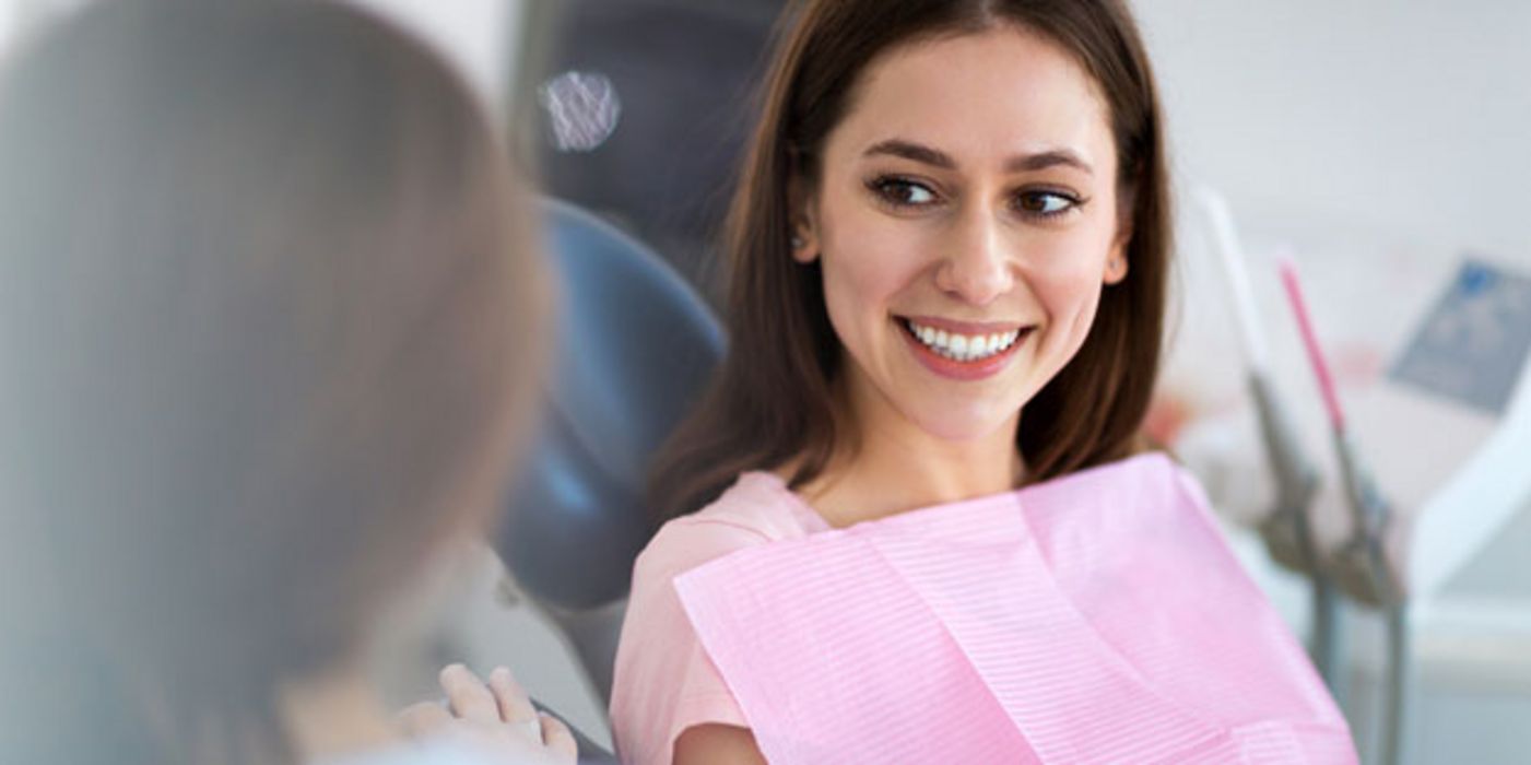 Keine Angst beim Zahnarzt: Wird Karies früh behandelt, lässt sich der Einsatz des Bohrers verhindern.