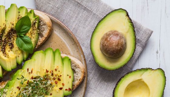 Avocados könnten sich positiv auf die Hirngesundheit auswirken.