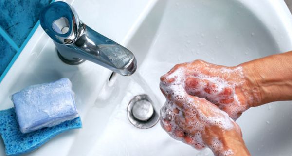 Händewaschen schützt vor vielen Infektionskrankheiten.