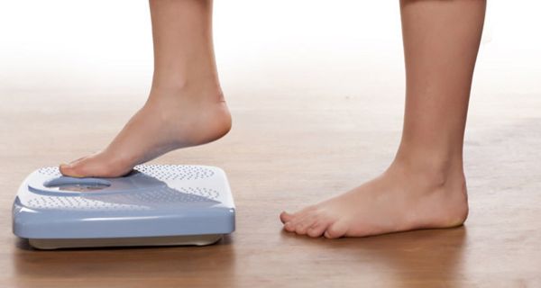 Eine Gewichtsabnahme im mittleren Alter ist offenbar ein Warnsignal für eine Demenz.