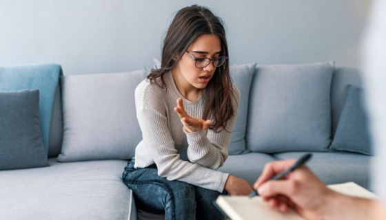 Bei jungen Menschen mit einer Depression sollte eine Verhaltenstherapie die erste Wahl sein.
