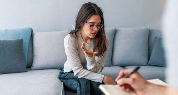 Bei jungen Menschen mit einer Depression sollte eine Verhaltenstherapie die erste Wahl sein.