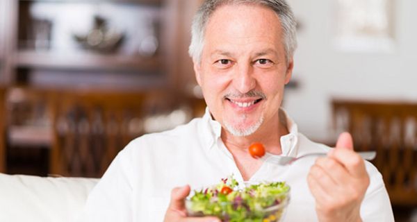 Eine vegane Ernährung schützt vor Prostatakrebs.