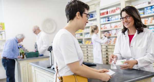 Bei einem Harnwegsinfekt ist der Gang in die Apotheke sinnvoll.