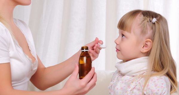 Was können Eltern tun, wenn das Kind die verabreichten Tabletten gleich wieder ausspuckt oder den Mund gar nicht erst aufmacht?