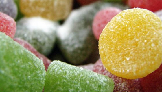 Gezuckerte Fruchtgummis in Nahaufnahme