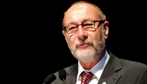 ABDA-Präsident Heinz-Günter Wolf redet auf dem Deutschen Apothekertag 2012.