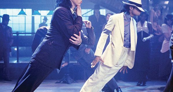 Michael Jackson hat bei seiner Vorwärtskippe getrickst.