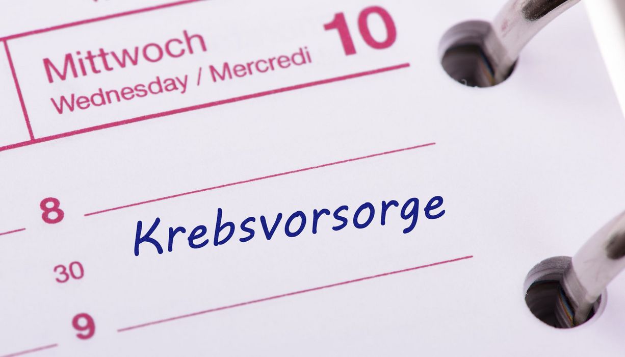 Terminkalender mit dem Wort "Krebsvorsorge".