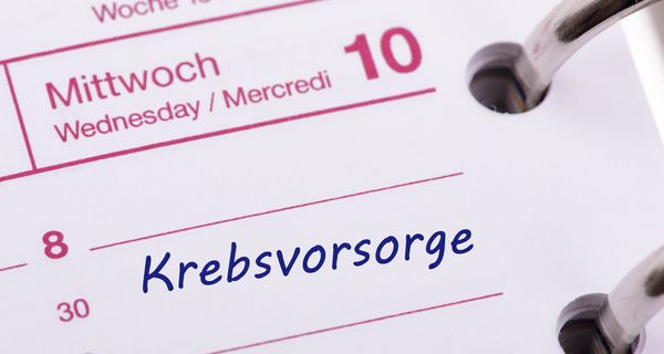 Terminkalender mit dem Wort "Krebsvorsorge".