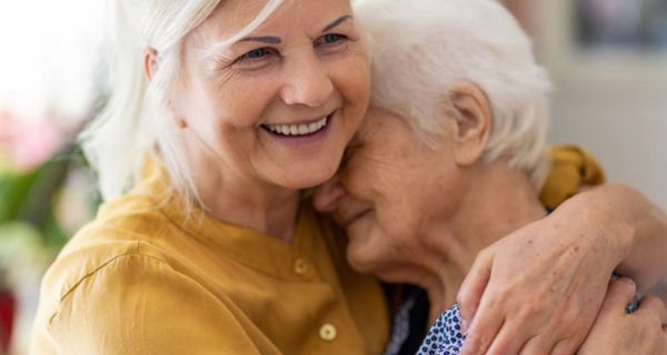 Die Pflege von Angehörigen ist zwar stressig, macht aber nicht krank.