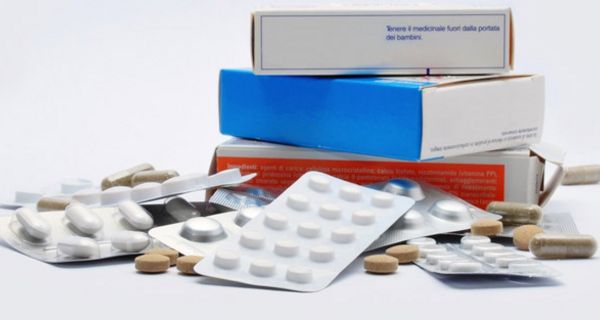 Arzneimittel Schachteln und Blister