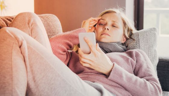 Das Coronavirus ist ansteckend, bevor Symptome sichtbar werden.