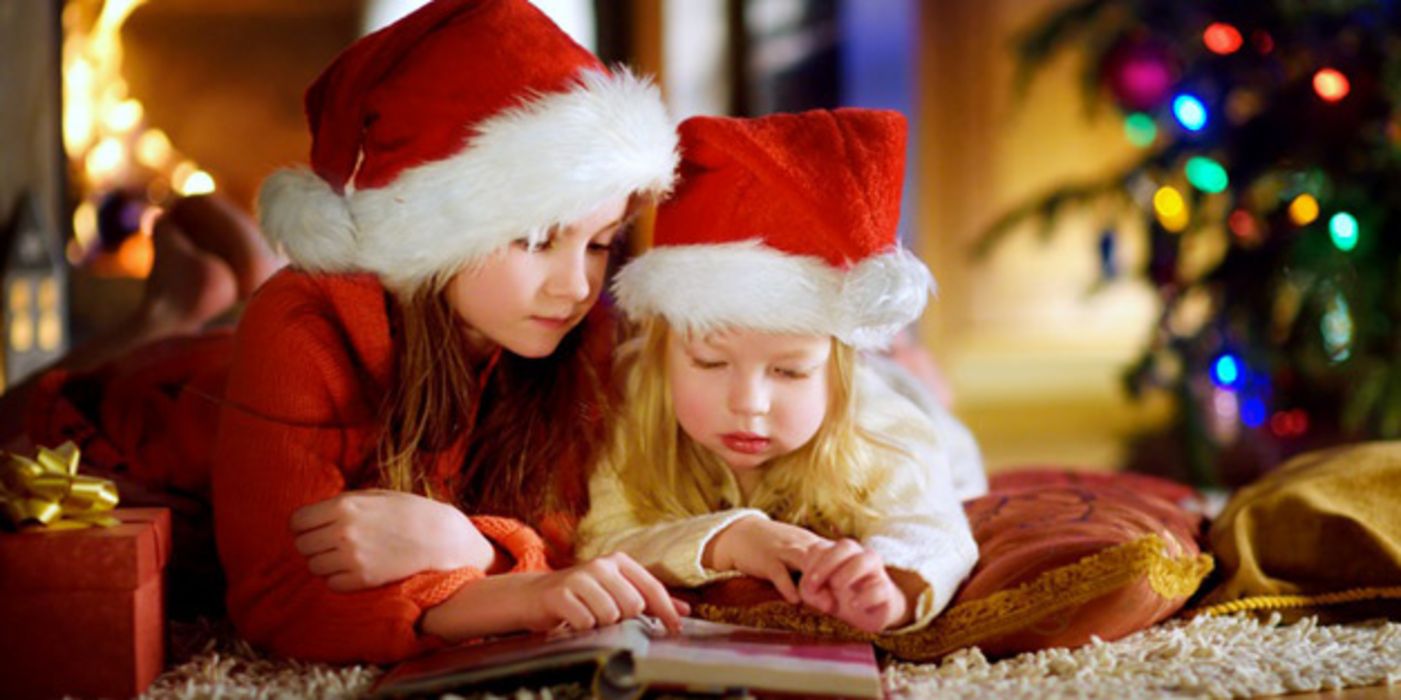 Kinder lieben den Weihnachtsmann und die magische Stimmung an den Festtagen.