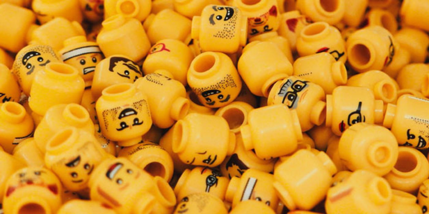 Legofiguren sind für kleine Kinder nicht geeignet, da sie verschluckt werden können.