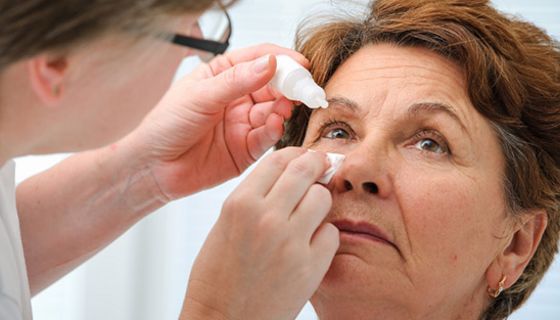 Forscher haben Augentropfen zur AMD-Behandlung entwickelt.