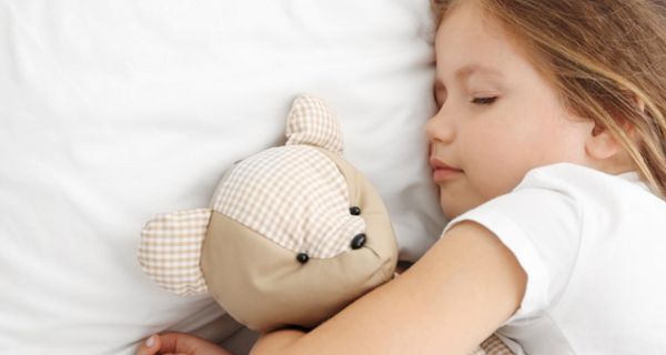 Schlafstörungen sollten auch im Kindesalter ernst genommen werden.