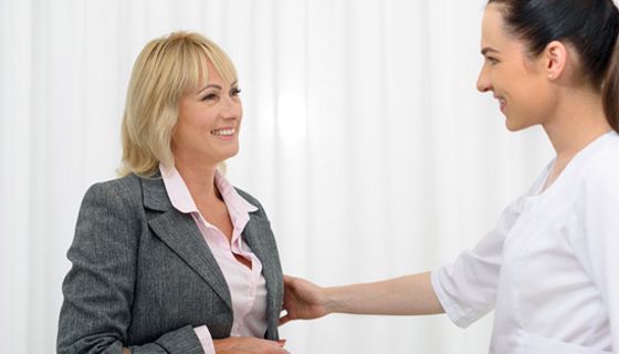 Frauen ab 35 Jahre erhalten künftig alle 3 Jahre einen HPV-Abstrich.