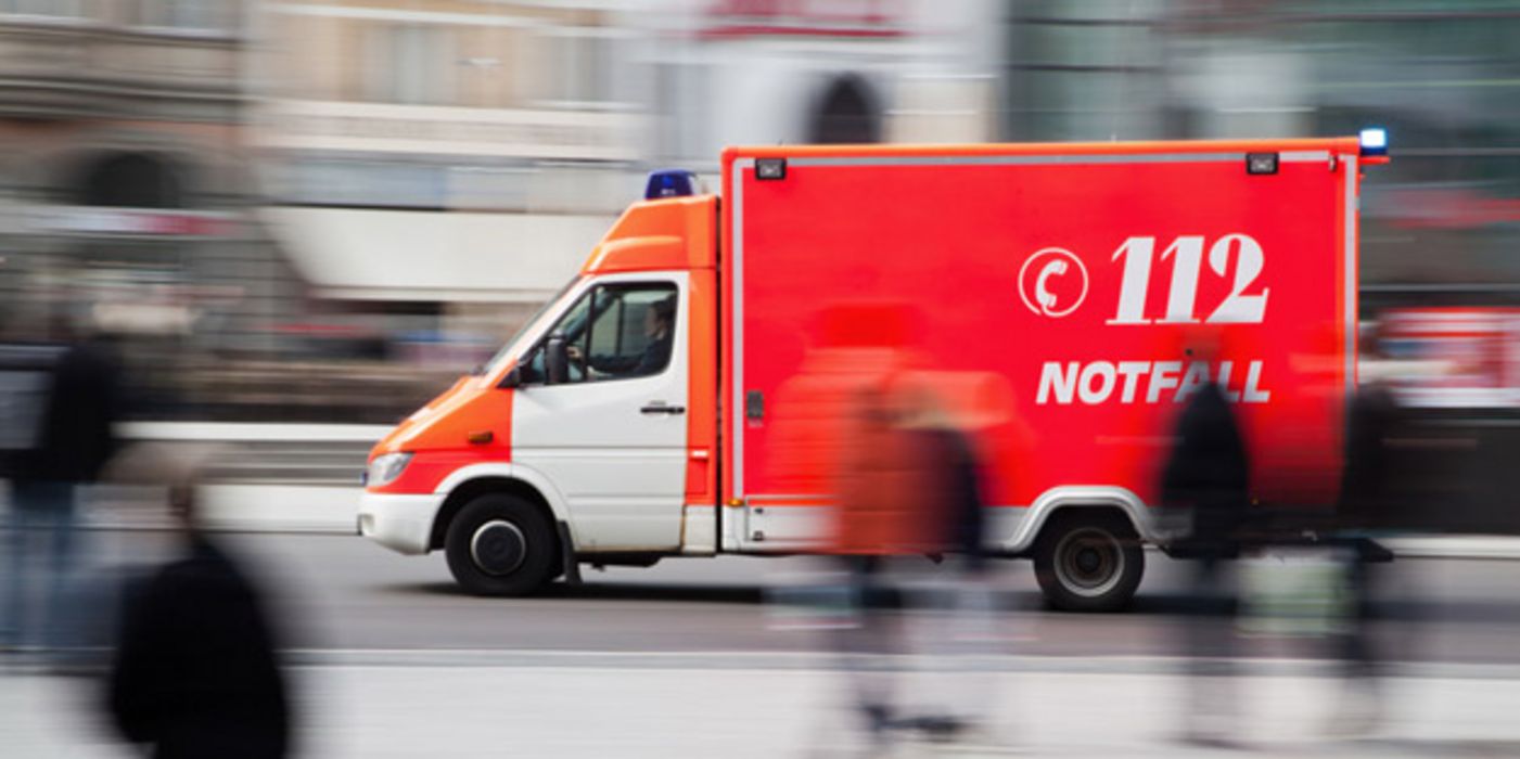 Herzpatienten tragen am besten immer einen Notfallausweis mit sich.