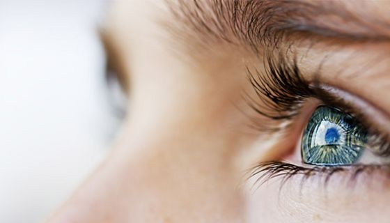 Eine Neuropathie könnte sich schon sehr früh am Auge erkennen lassen.