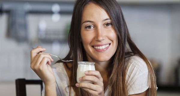 In vielen Milchprodukten sind noch lebendige probiotische Kulturen enthalten.