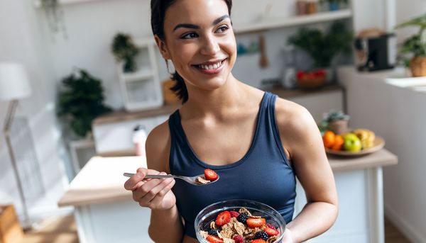 Abnehmen ohne Kalorienzählen? Der Trend „Fibermaxxing“ fokussiert auf Ballaststoffe