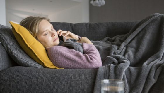 Erkältete müssen aktuell nicht zum Arzt gehen, wenn sie eine AU brauchen.