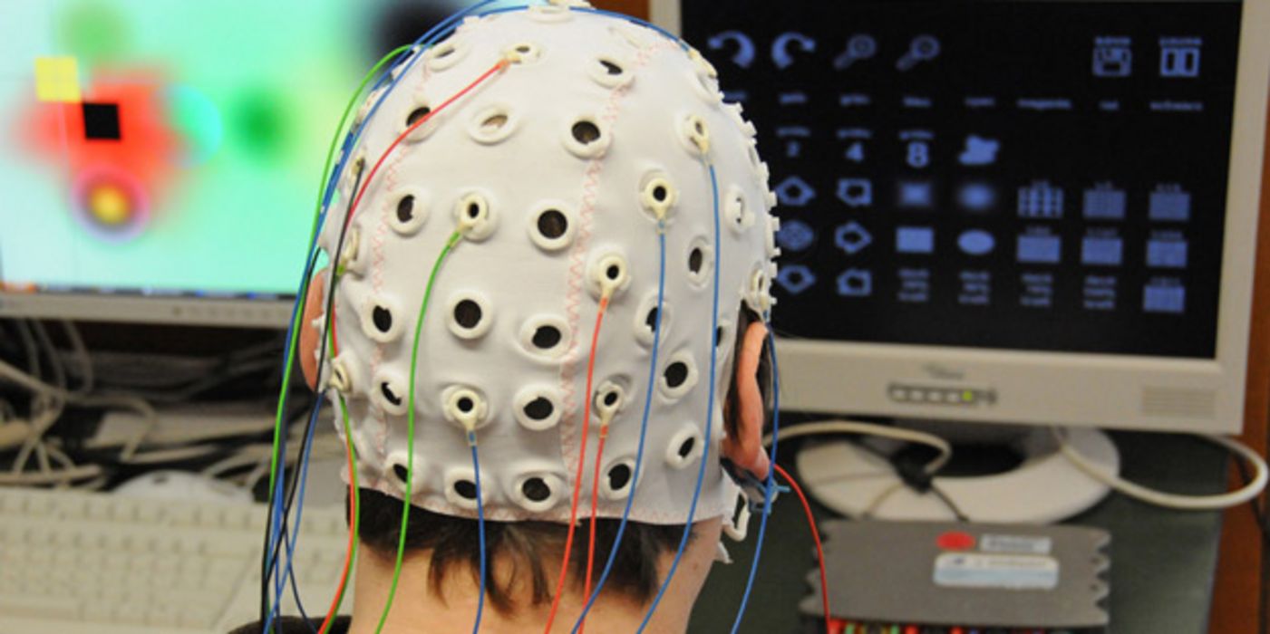 Gehirn-Computer-Schnittstelle mit Testperson