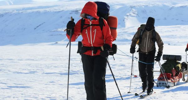 Gut vorbereitet haben extreme Anstrengungen wie eine Eis-Expedition auf Frauen keinen negativeren Einfluss als auf Männer. 