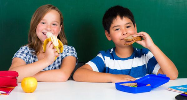 Frühstücken ist gut und wichtig für Schüler.