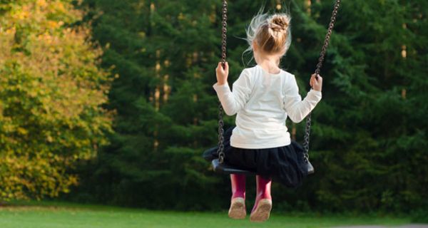 Kinder, die im Grünen aufwachsen, leiden später seltener unter Depressionen.