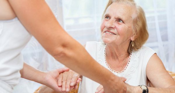 Ein Blutdrucksenker könnte bei Alzheimer gute Dienste leisten.