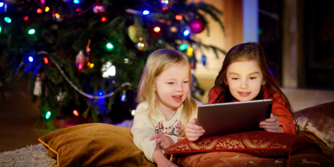 Gerade in der Weihnachtszeit laufen im Fernsehen viele Filme für Kinder.