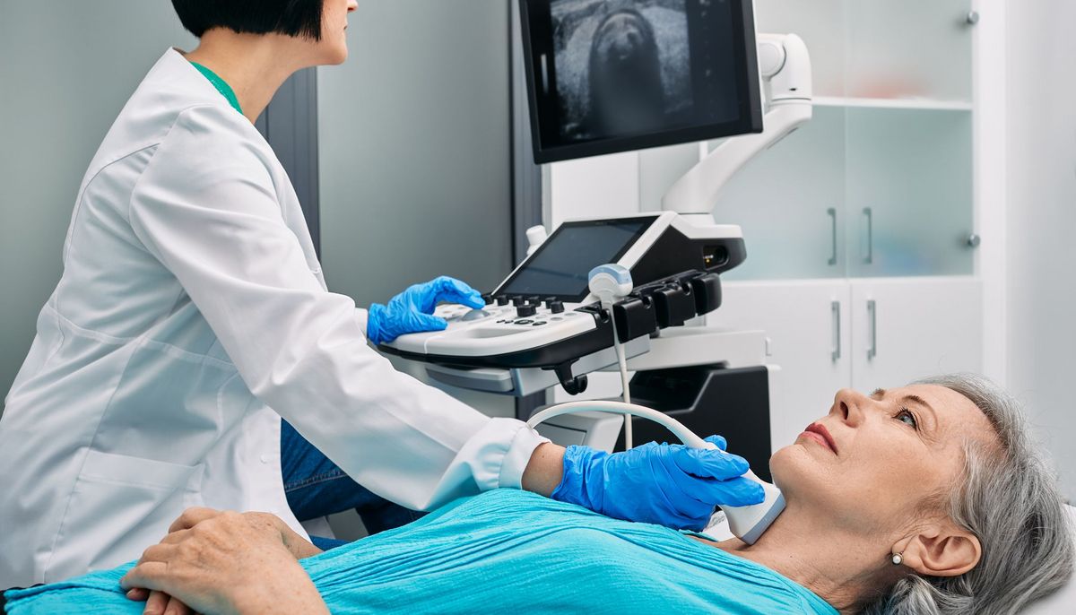 Leichte Fehlfunktion der Schilddrüse gefährdet das Herz | aponet.de