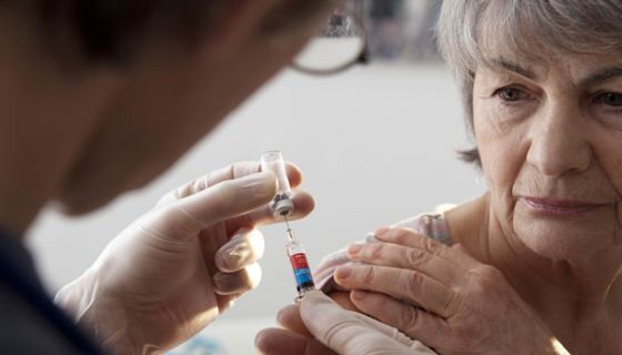 Ein Totimpfstoff schützt vor Herpes Zoster.