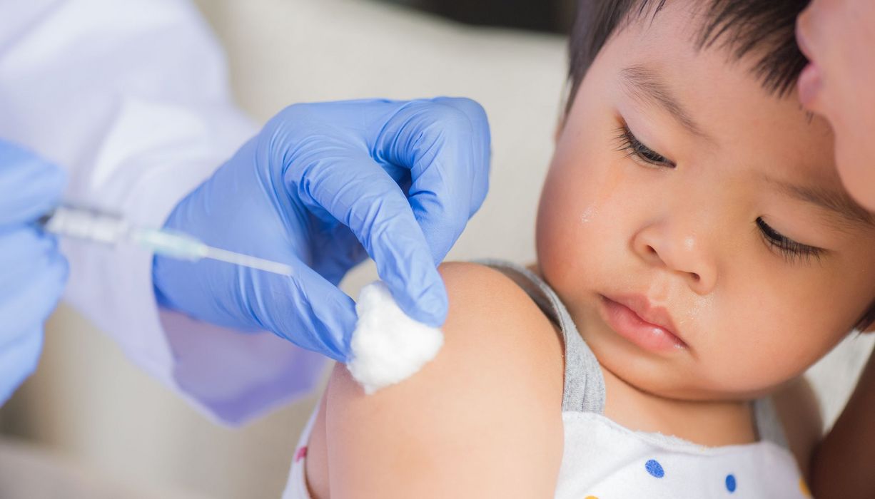  Eine Impfung gegen Masern, Mumps und Röteln wird Kindern hierzulande ab dem 11. vollendeten Lebensmonat empfohlen. 