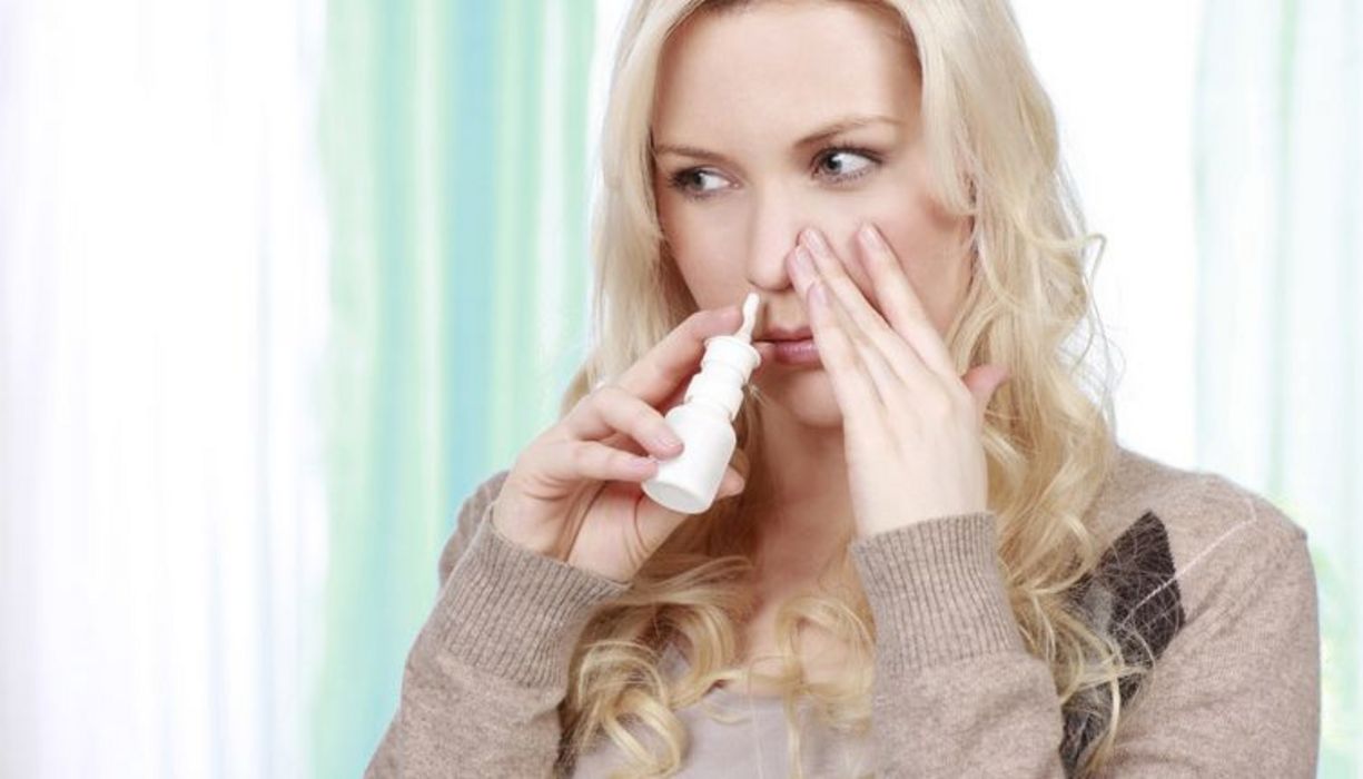 Nasensprays unterscheiden sich in ihren Wirkstoffen.