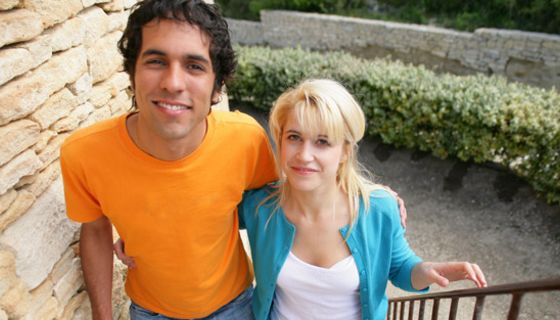 Junger Mann und junge Frau