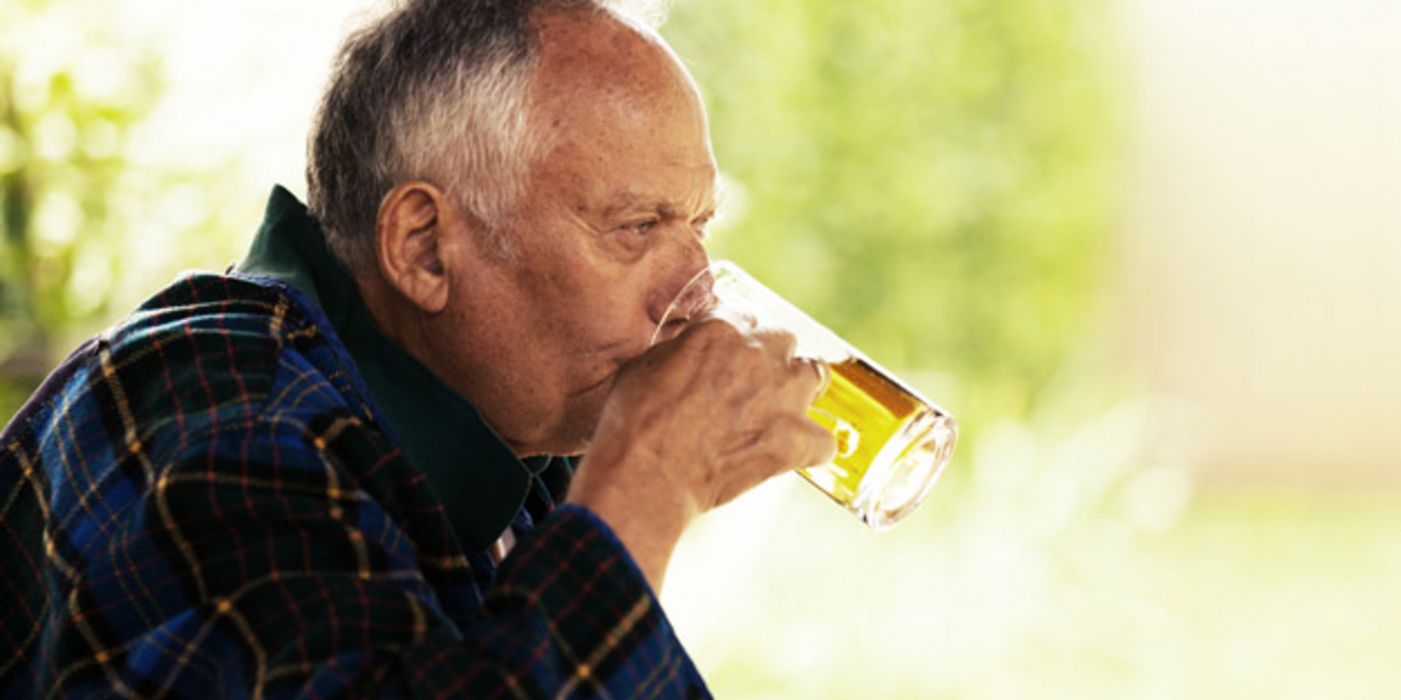 Alkohol Leber zeigt Schäden durch Müdigkeit