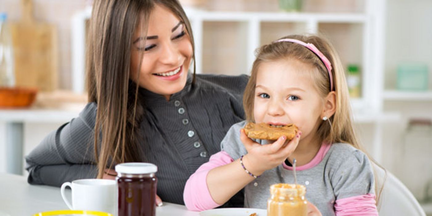 Kinder lieben Erdnüsse oder Erdnussbutter, allerdings können die Erdnüsse zu Nahrungsmittel-Allergien führen.