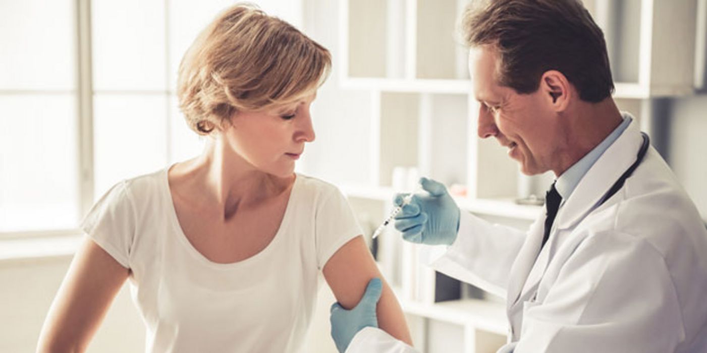 Experten raten, sich gegen FSME impfen zu lassen.