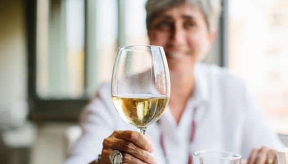 Alkohol erhöht das Risiko für Herz-Kreislauf-Erkrankungen.