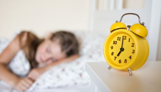 Gegen den Rhythmus: Wenn morgens der Wecker klingelt, sind viele Schüler noch nicht ausgeschlafen. 