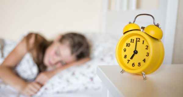 Gegen den Rhythmus: Wenn morgens der Wecker klingelt, sind viele Schüler noch nicht ausgeschlafen. 